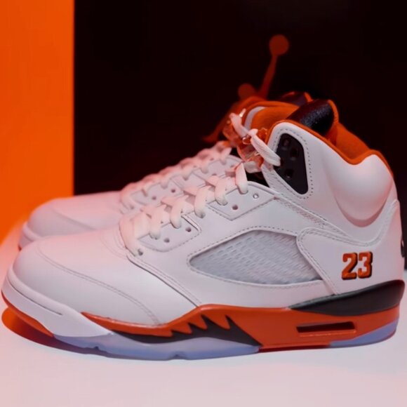 Jordan 5 Retro Fire Red Black Tongue 2025 - Picture 1 of 3